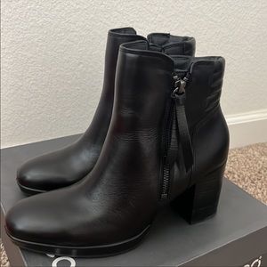 Beautiful Ecco booties only worn once